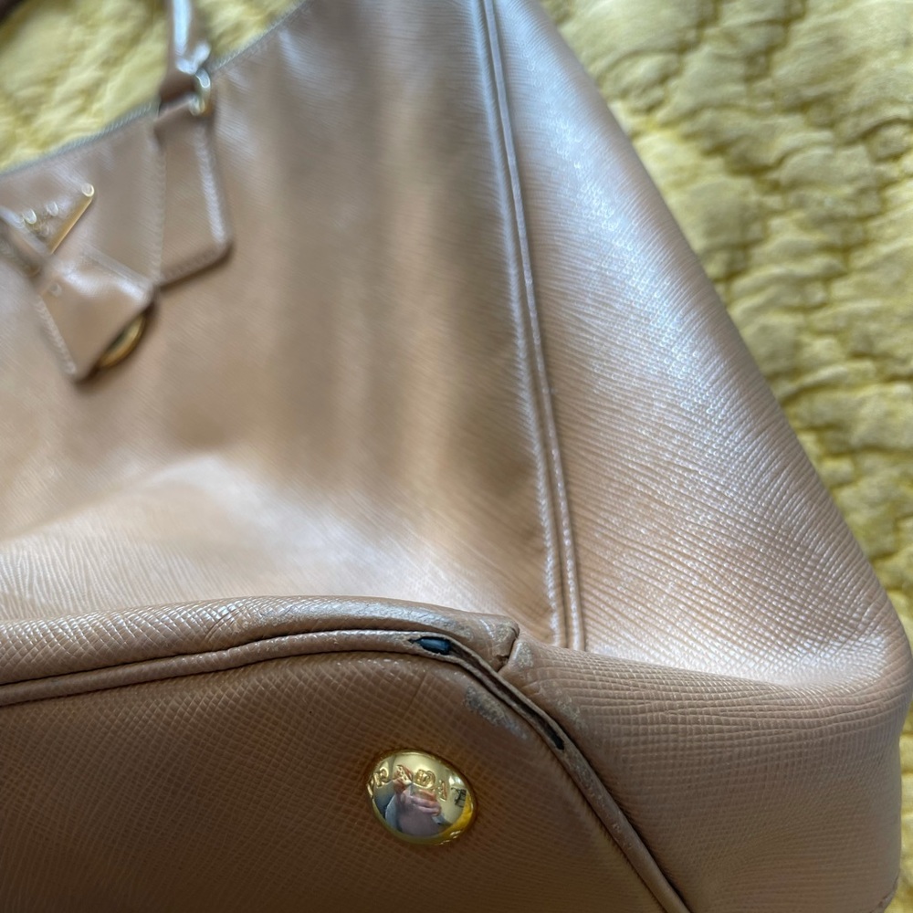 Prada Saffiano Lux tote large in caramel - Picture 5 of 10
